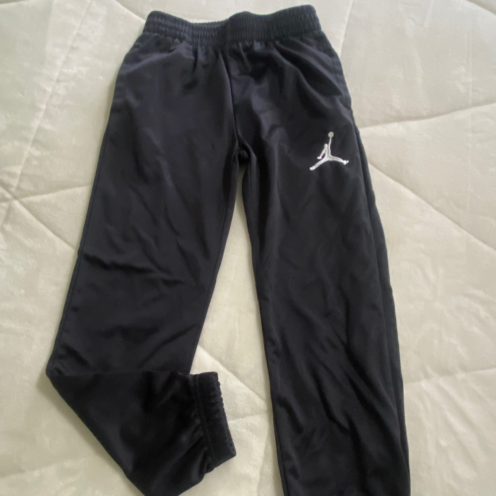 Boys Jordan sweat pants
